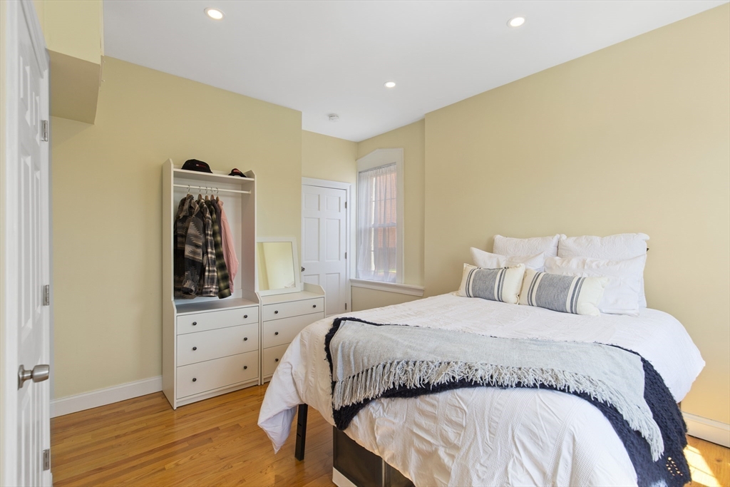 24 Winthrop St # 2
