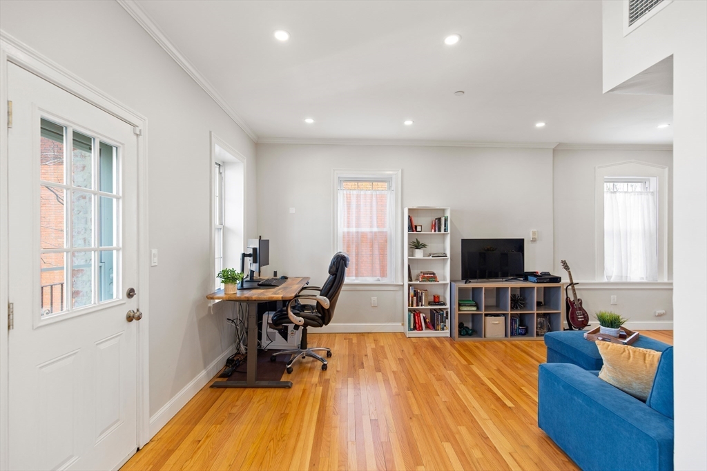 24 Winthrop St # 2
