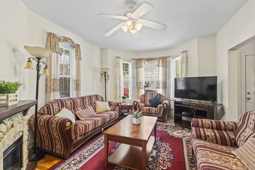 4-6 Marcella St # 2