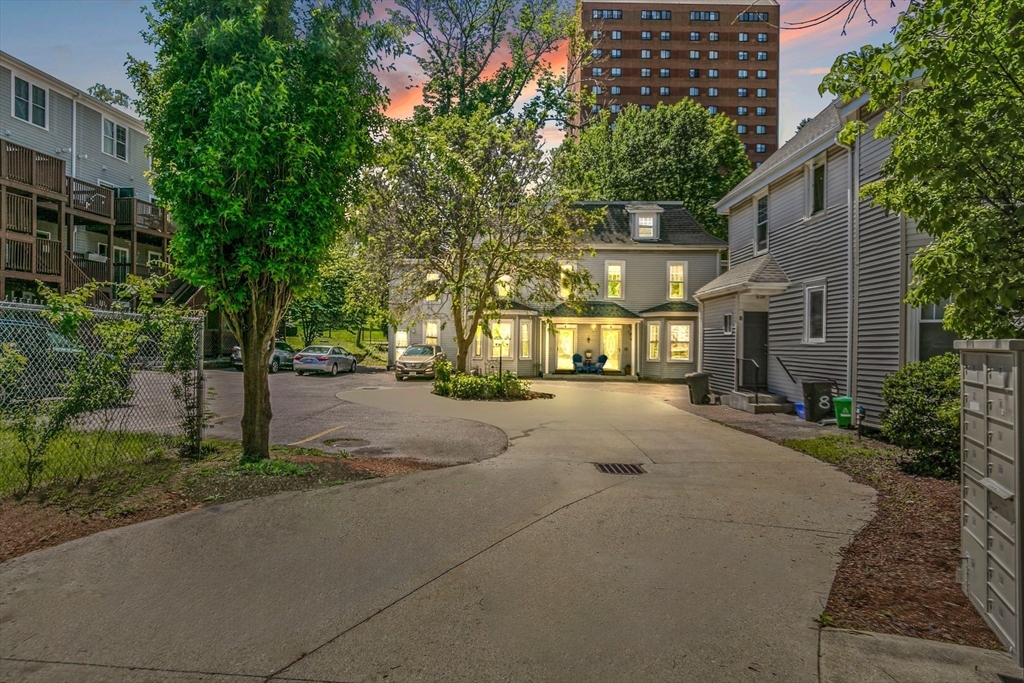4-6 Marcella St # 2