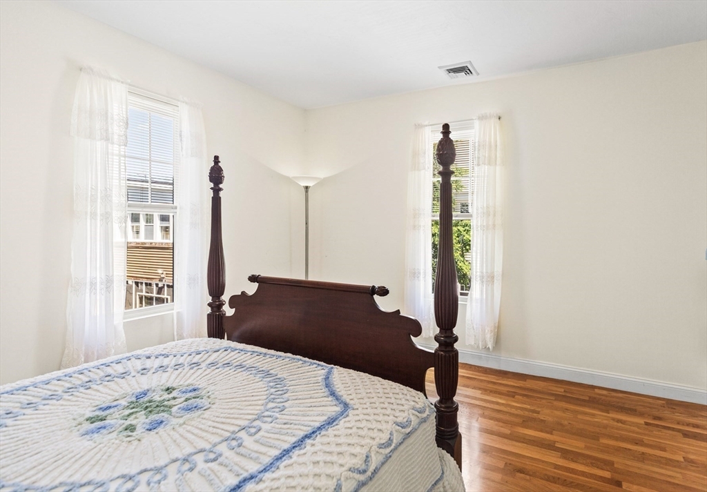 4-6 Marcella St # 2