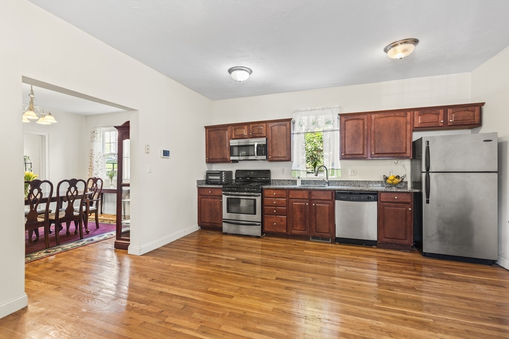 4-6 Marcella St # 2