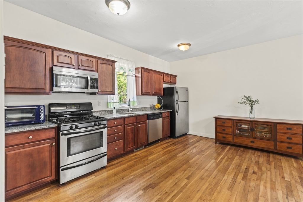 4-6 Marcella St # 2