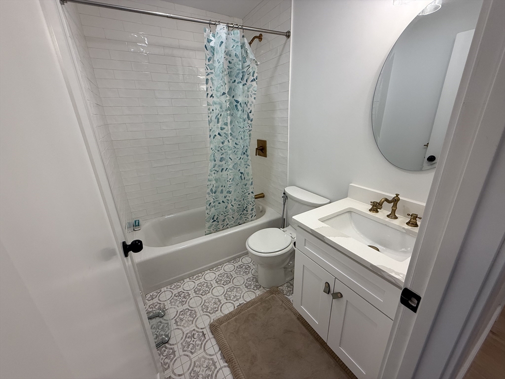 138 Centre St # 3