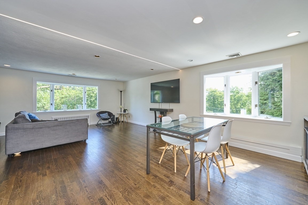 20 Kenrick St