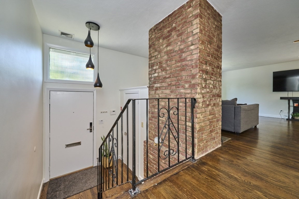 20 Kenrick St