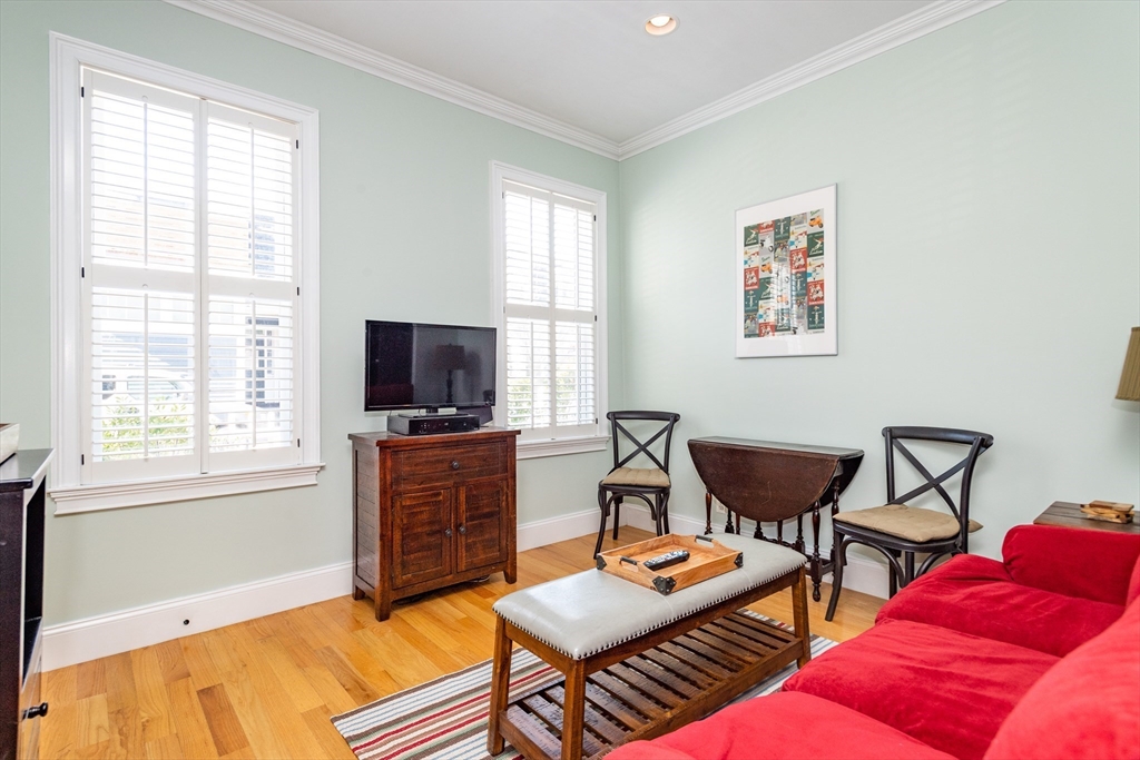 178 Chestnut Ave # 1