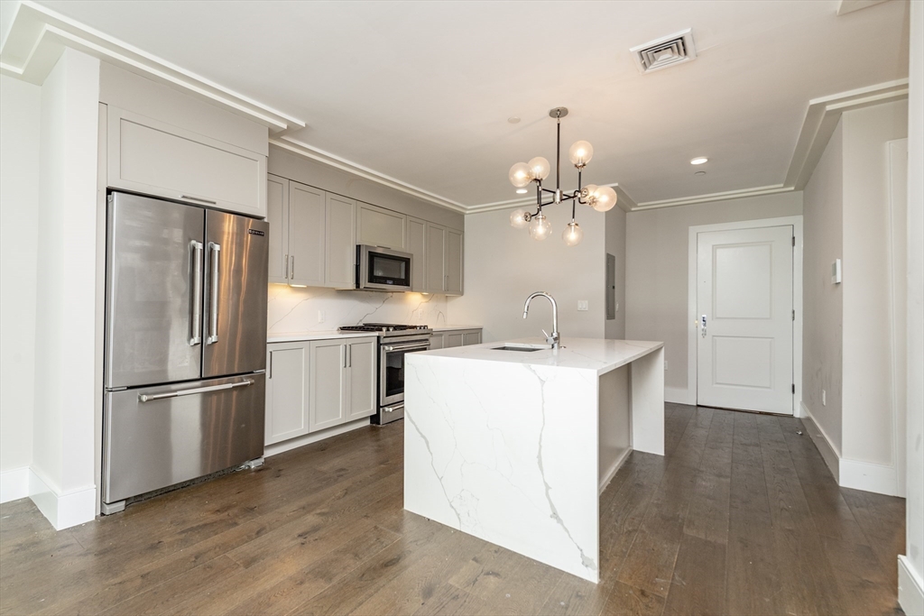 212-214 Market Street # 201, Boston Unit: 201