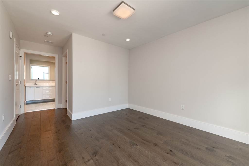 212-214 Market Street # 201, Boston Unit: 201