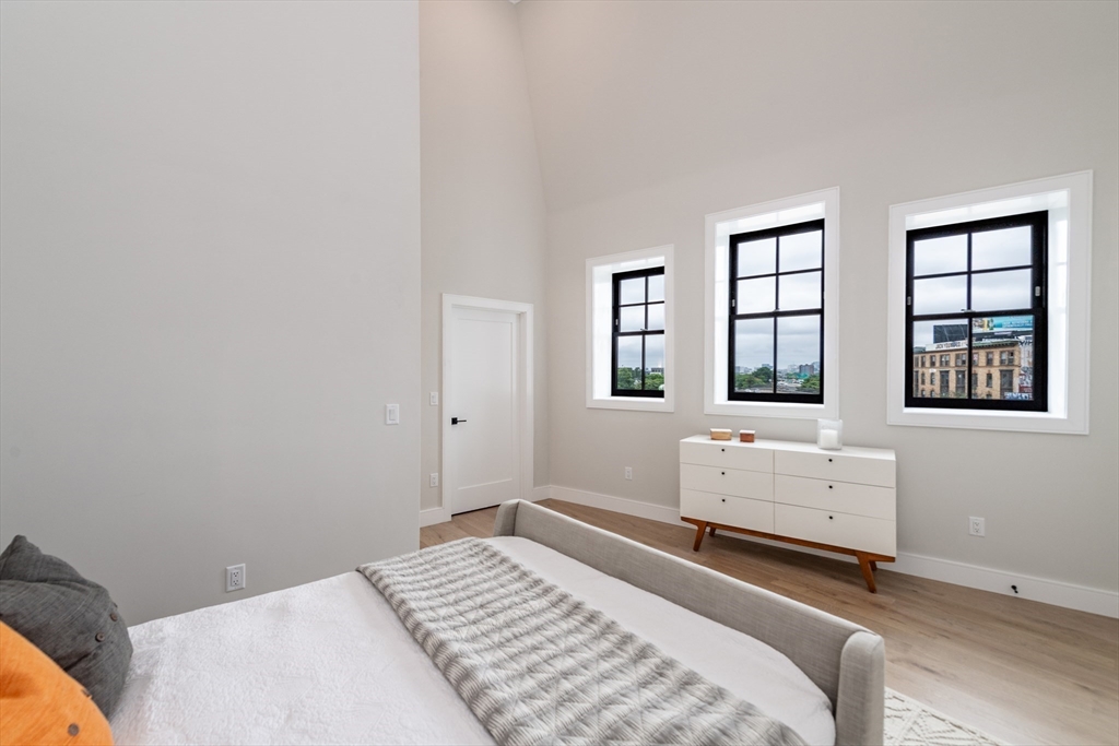 8 Franklin Street # 403