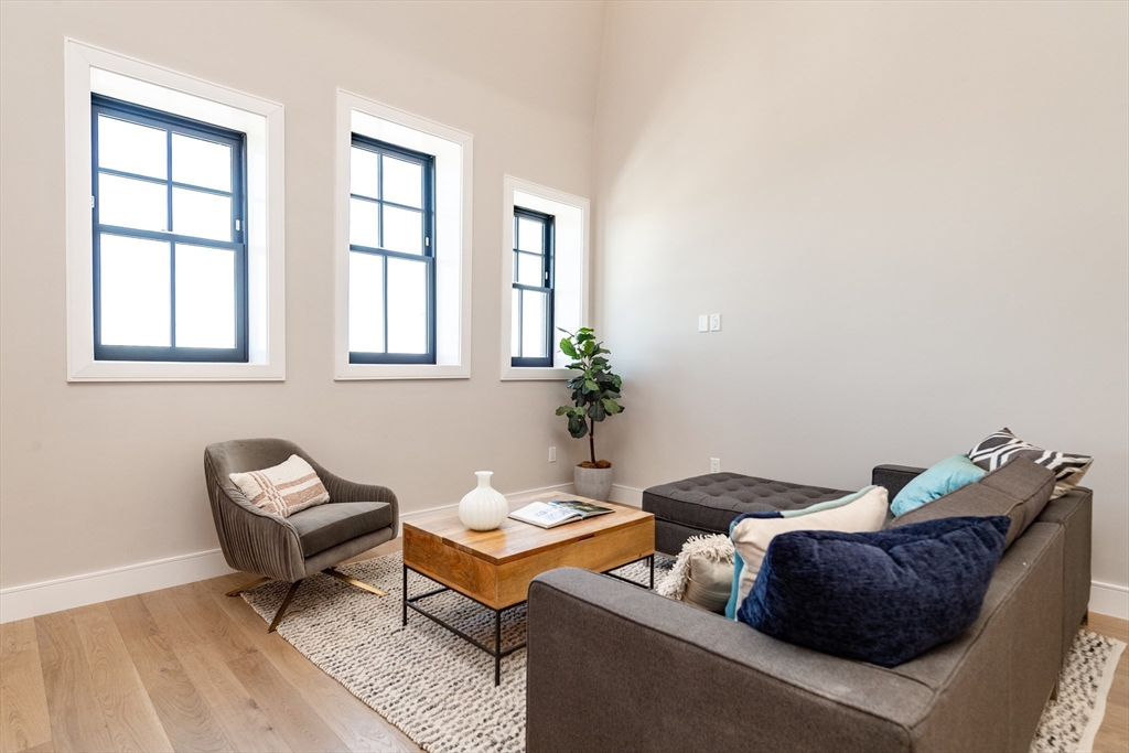 4 Franklin Street # 401