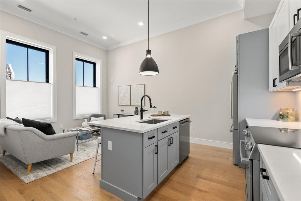 4 Franklin Street # 202