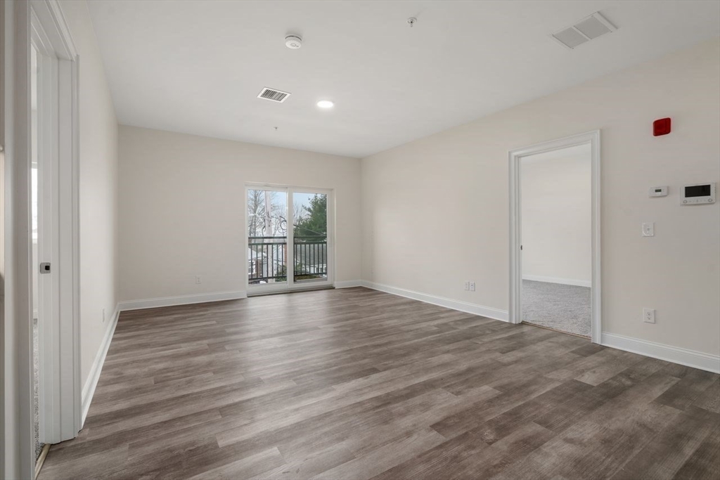 10 Franklin Ave # 406