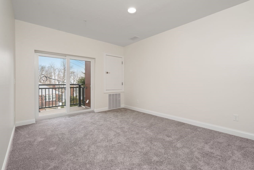 10 Franklin Ave # 406