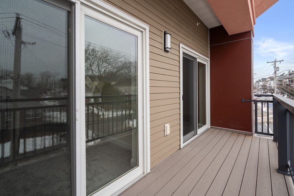 10 Franklin Ave # 406