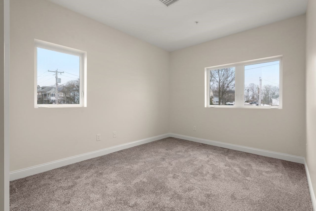 10 Franklin Ave # 406