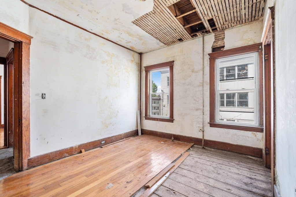 19 Francis St