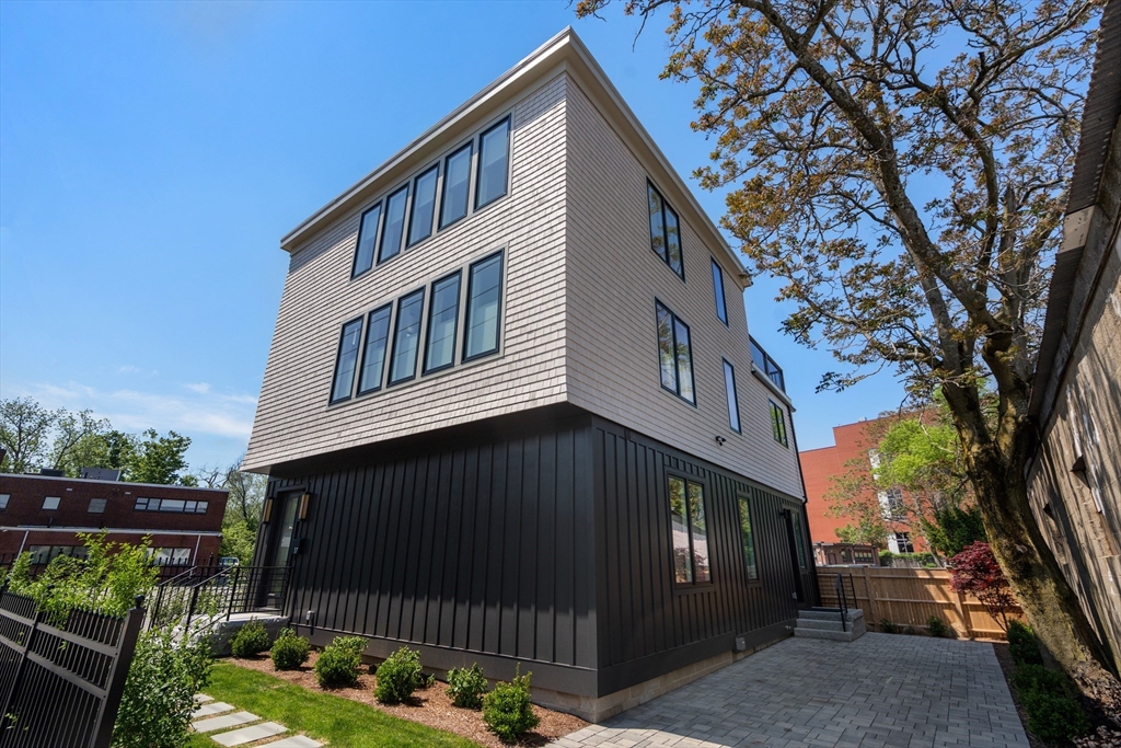 17 Smith Place