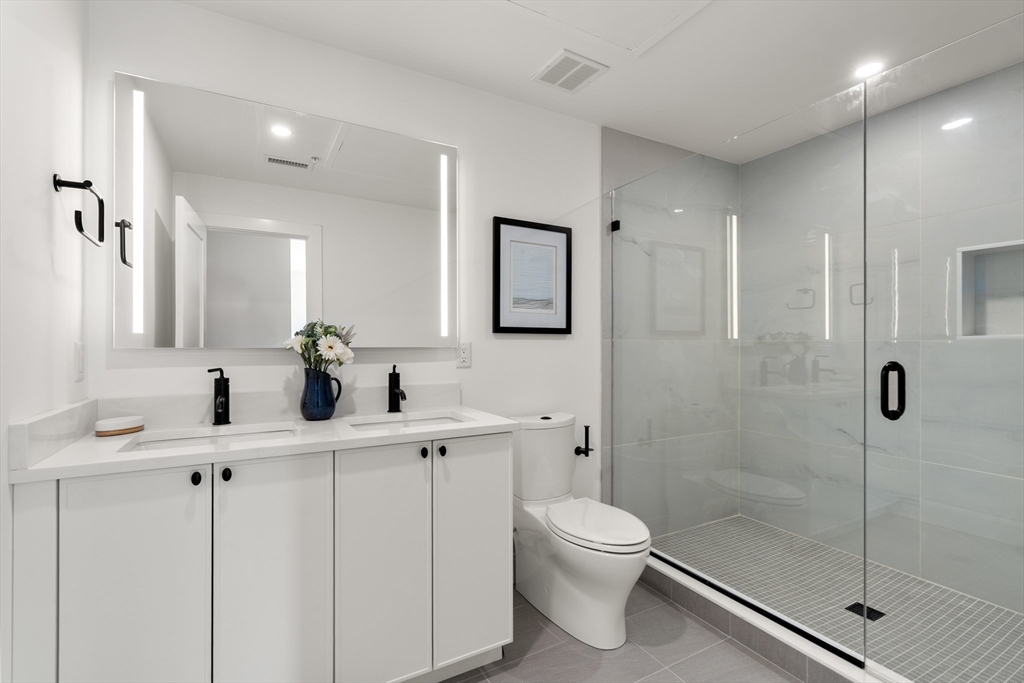 228 Washington Street # 4