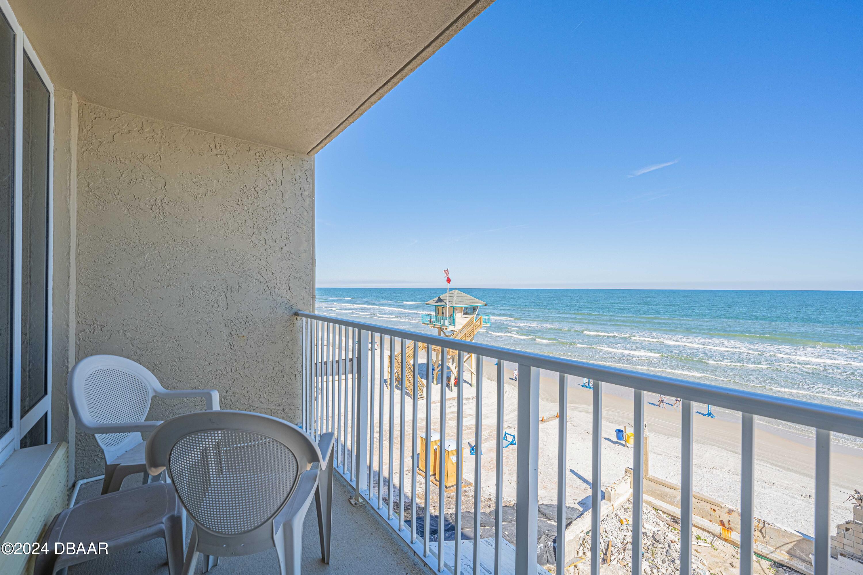 3501 S Atlantic Avenue, 305