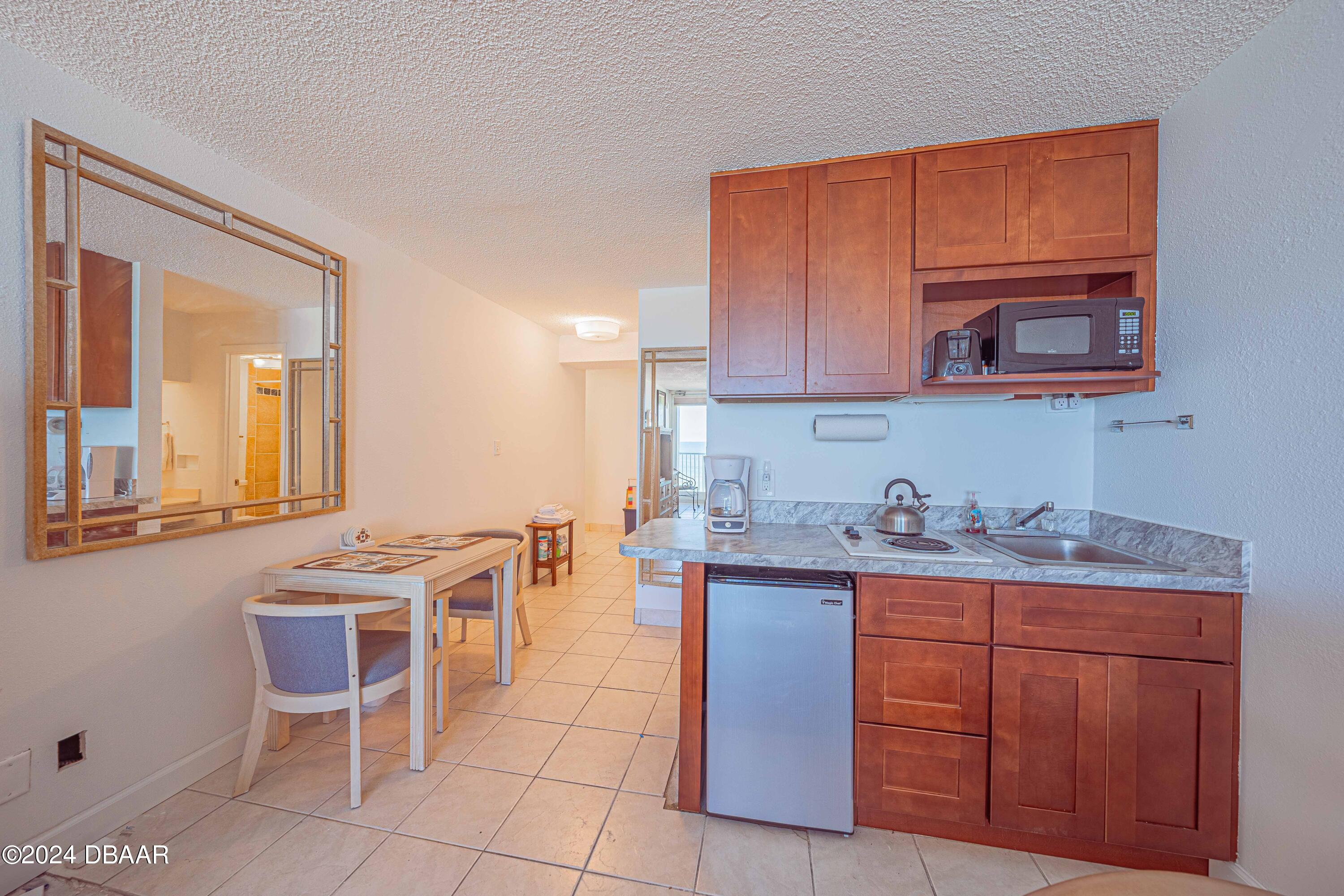3501 S Atlantic Avenue, 305