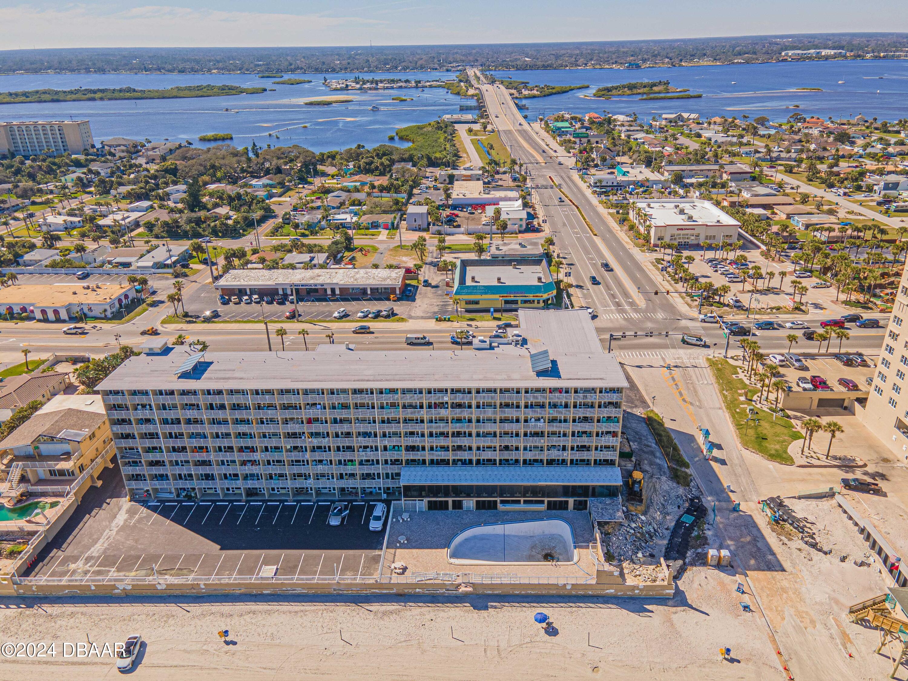 3501 S Atlantic Avenue, 305