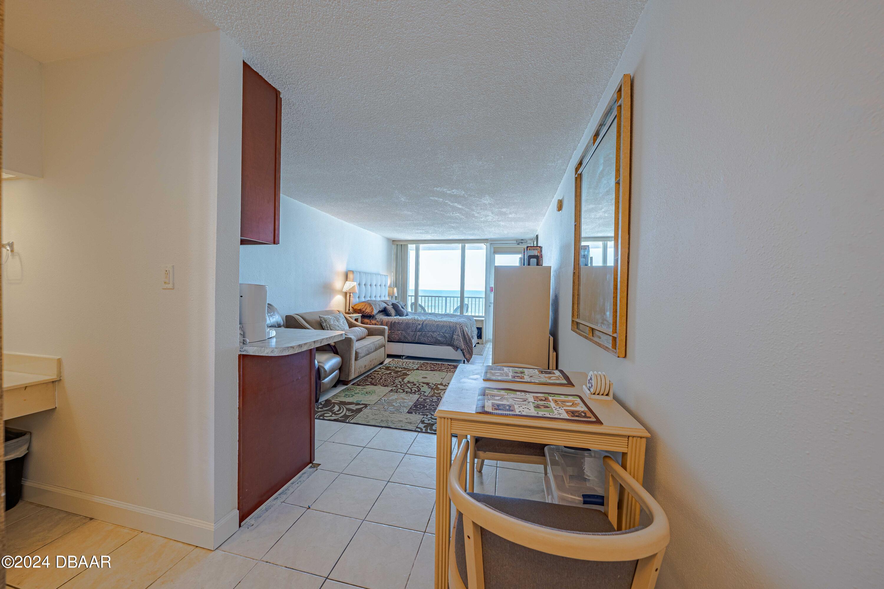 3501 S Atlantic Avenue, 305