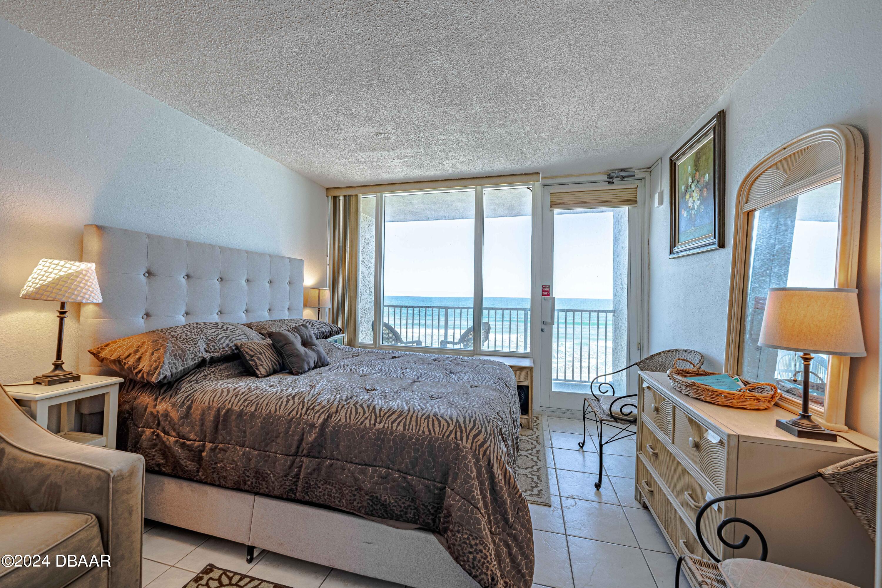 3501 S Atlantic Avenue, 305