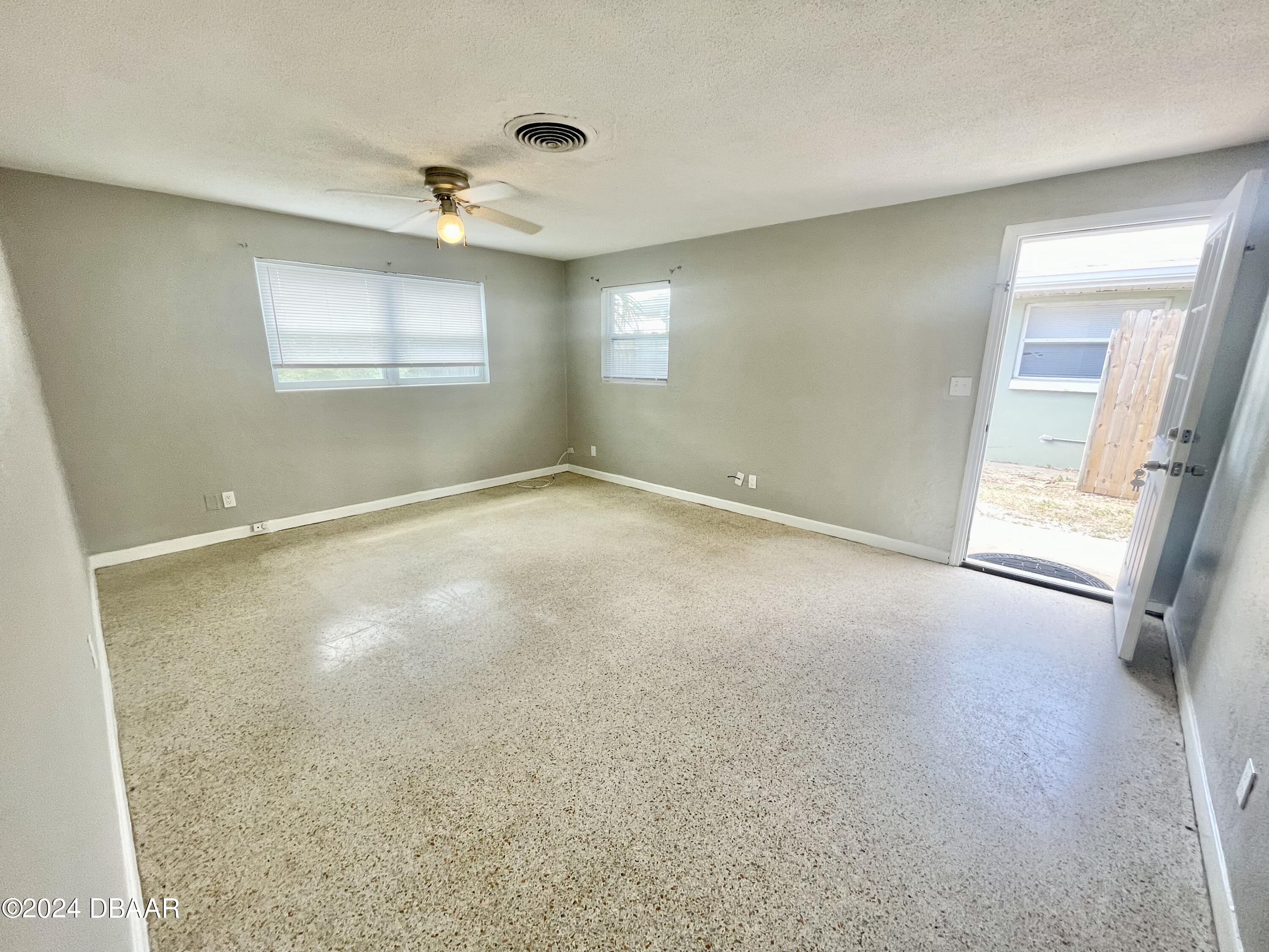 3864 S Atlantic Avenue, West