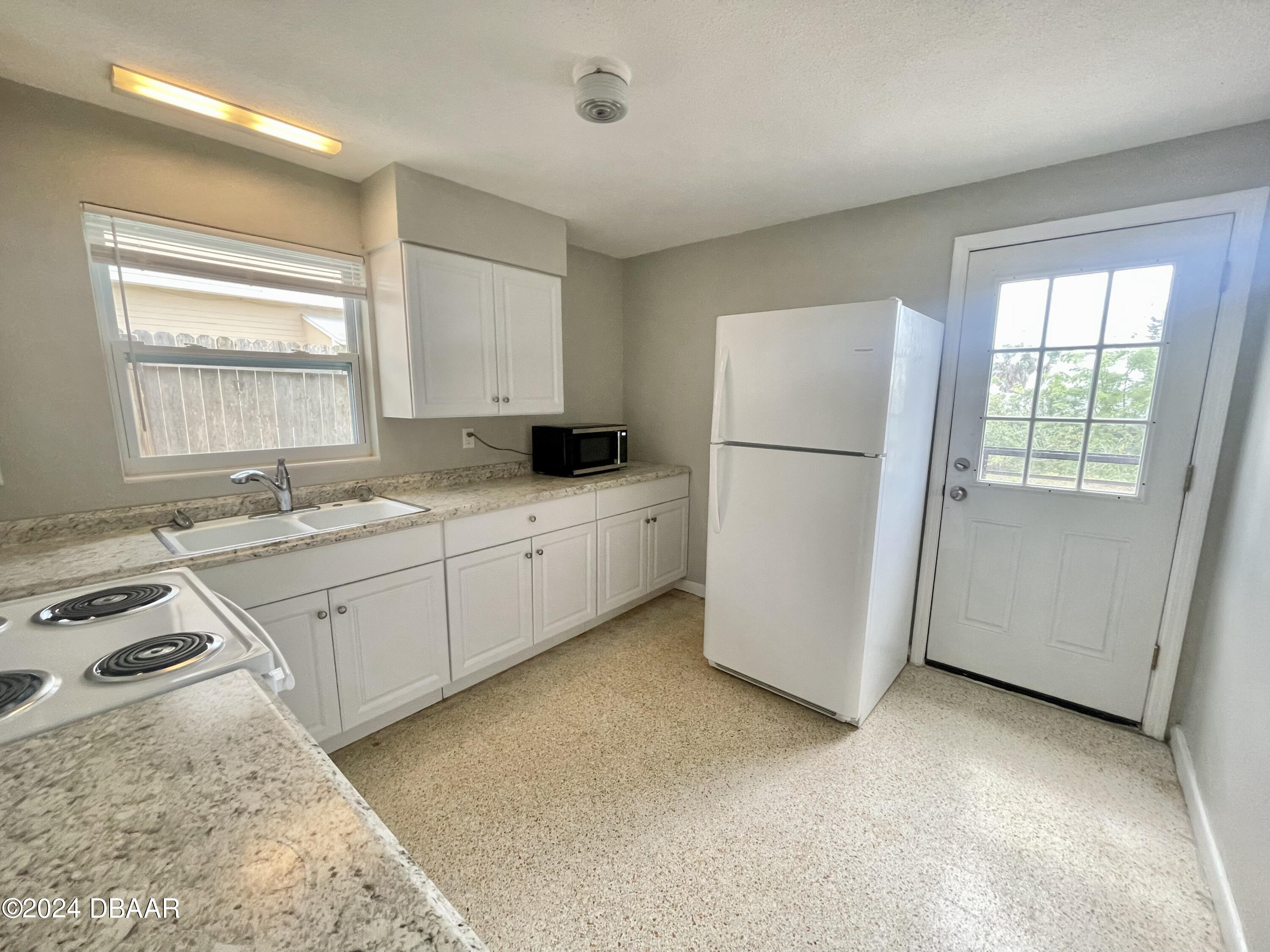 3864 S Atlantic Avenue, West