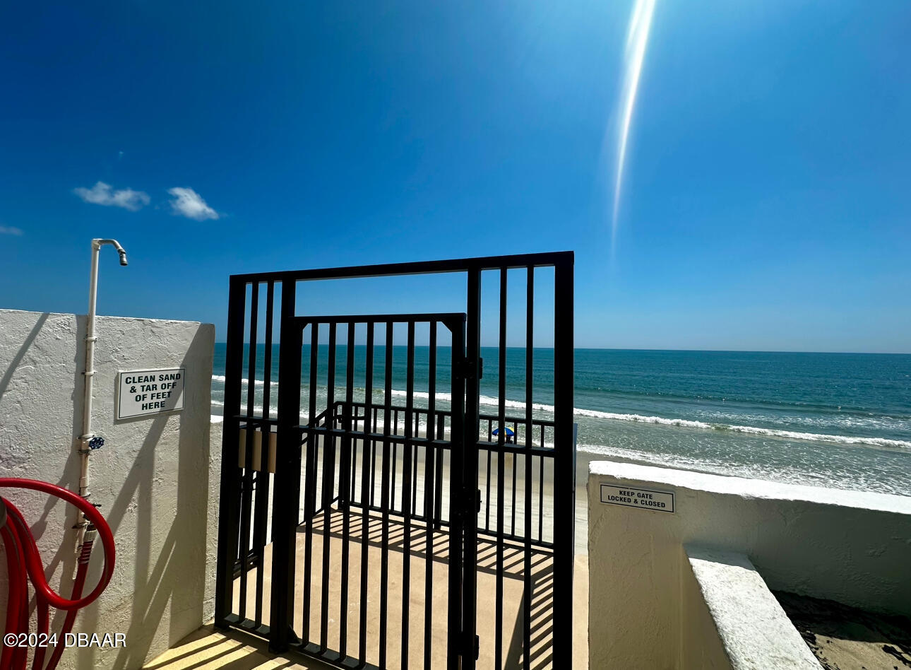 3013 S Atlantic Avenue, 7010