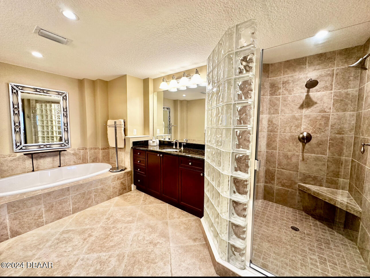 2515 S Atlantic Avenue, 405