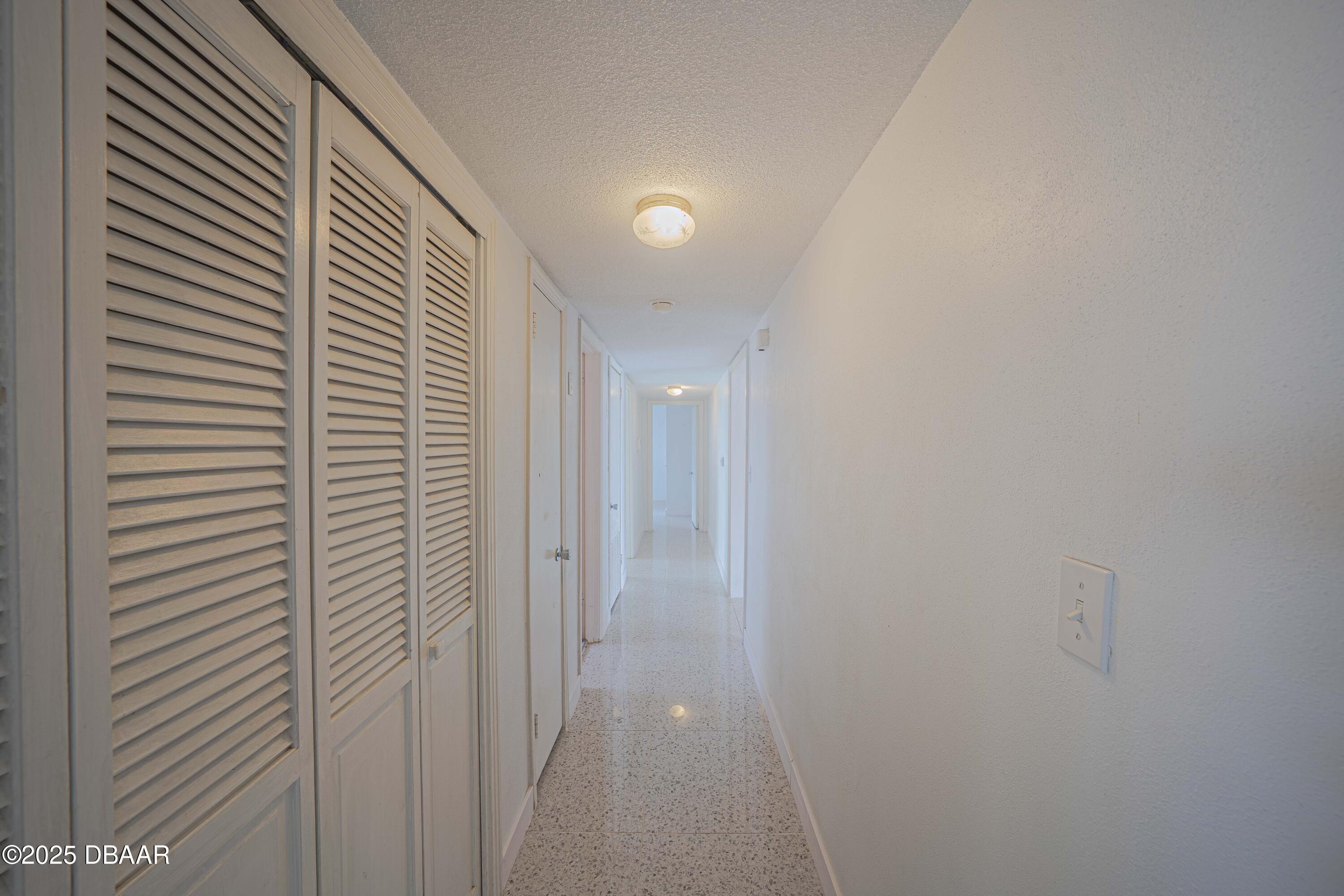 215 S Venetian Way, B