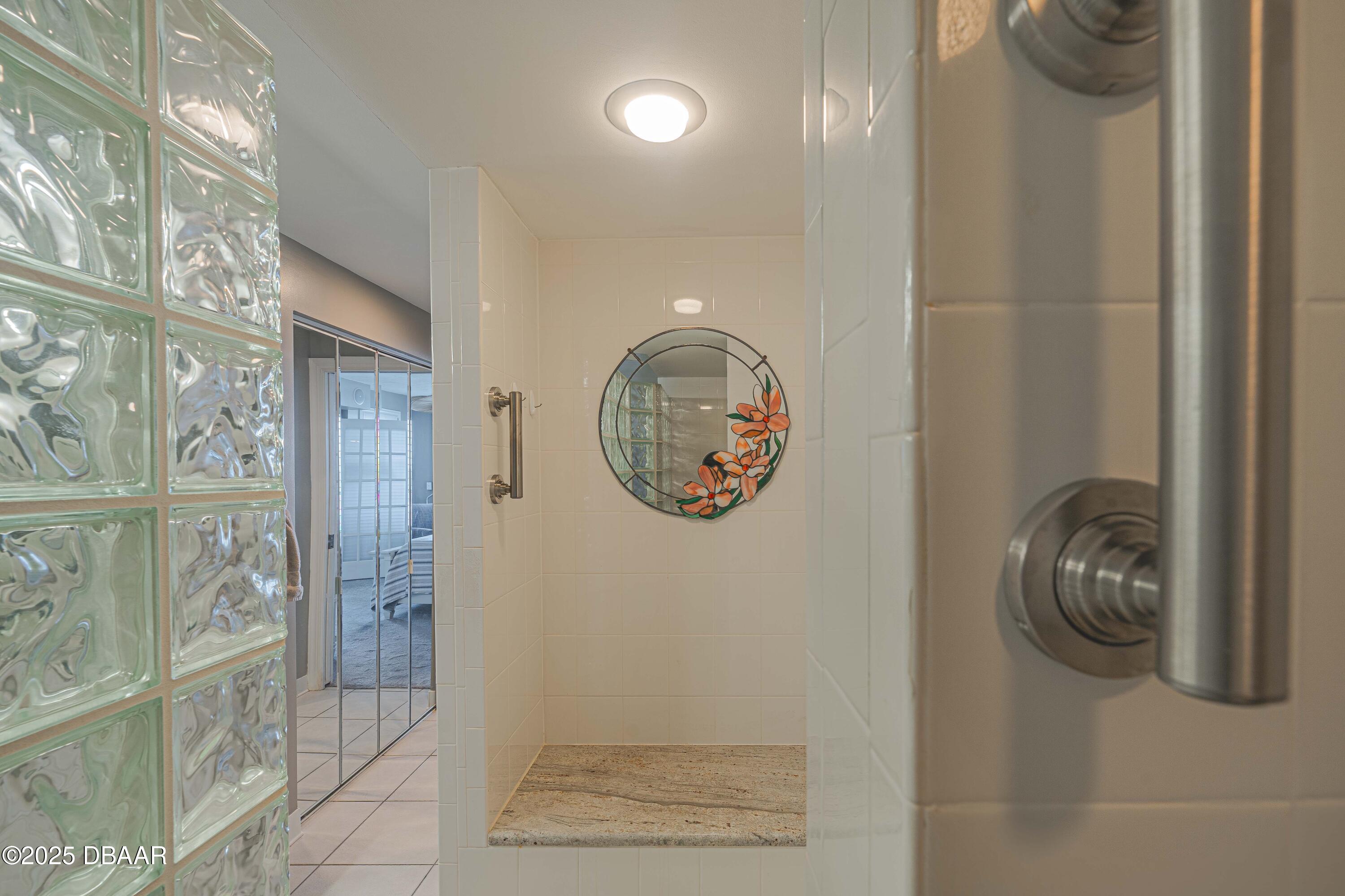 4631 S Atlantic Avenue, 8204