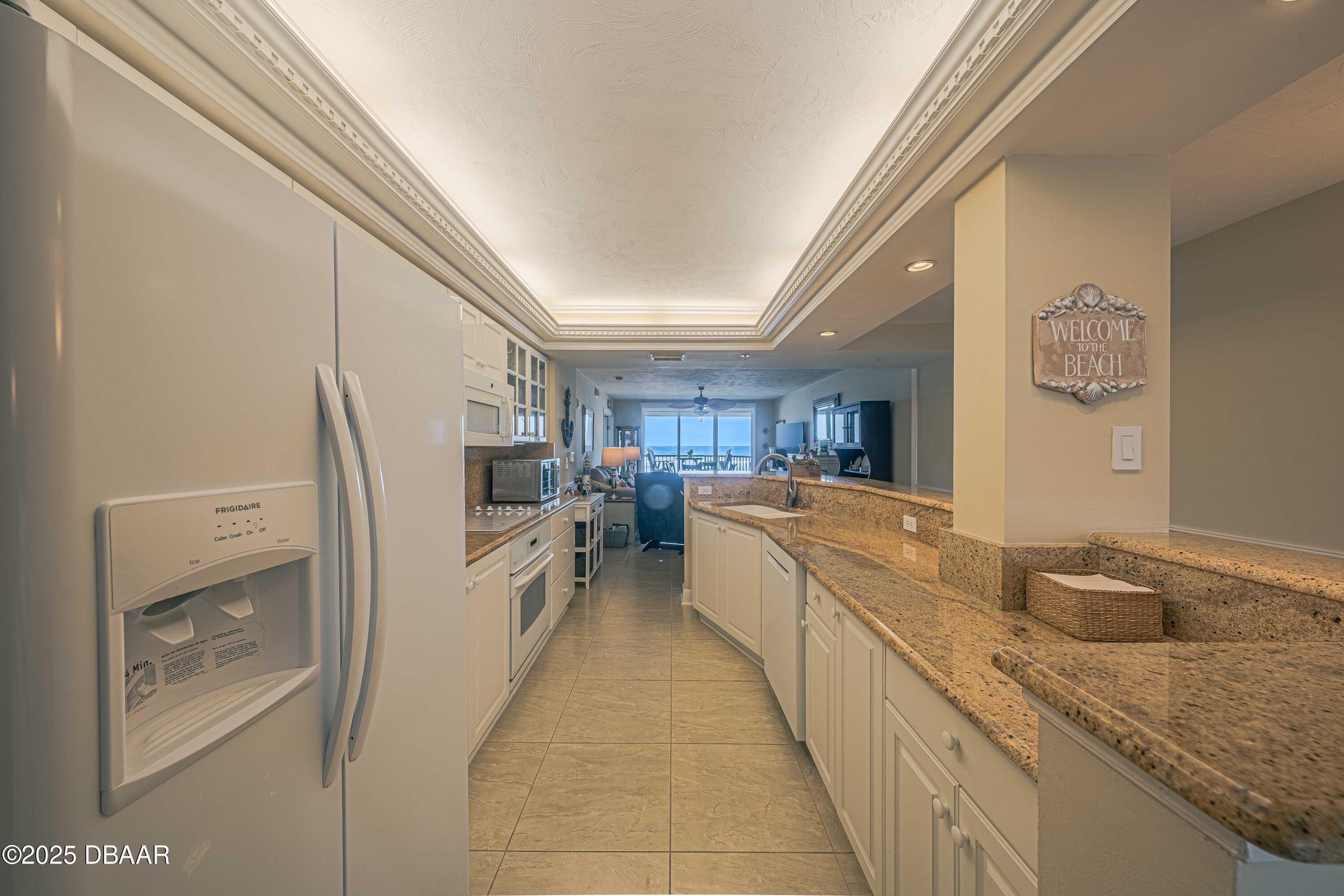 4631 S Atlantic Avenue, 8204
