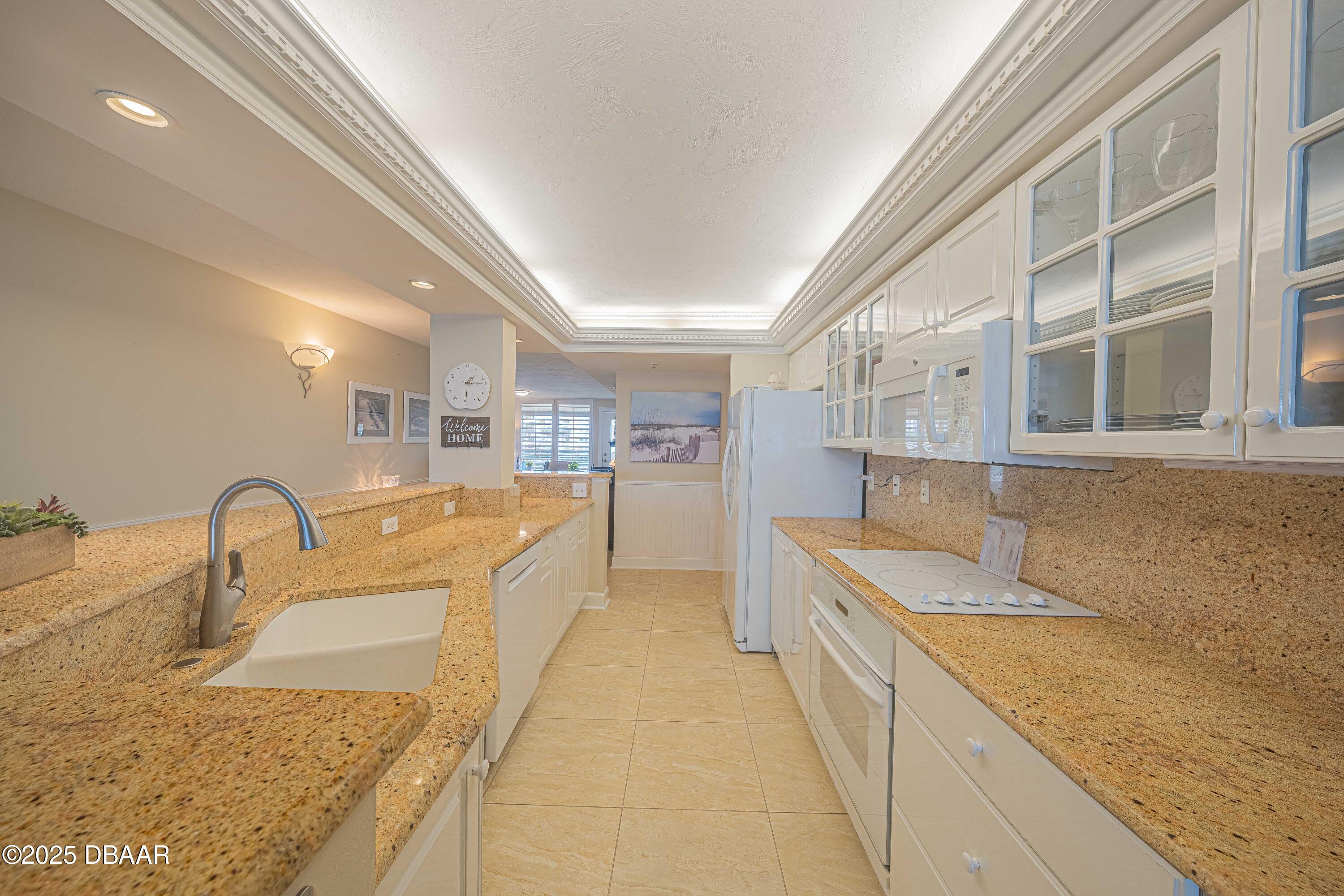 4631 S Atlantic Avenue, 8204