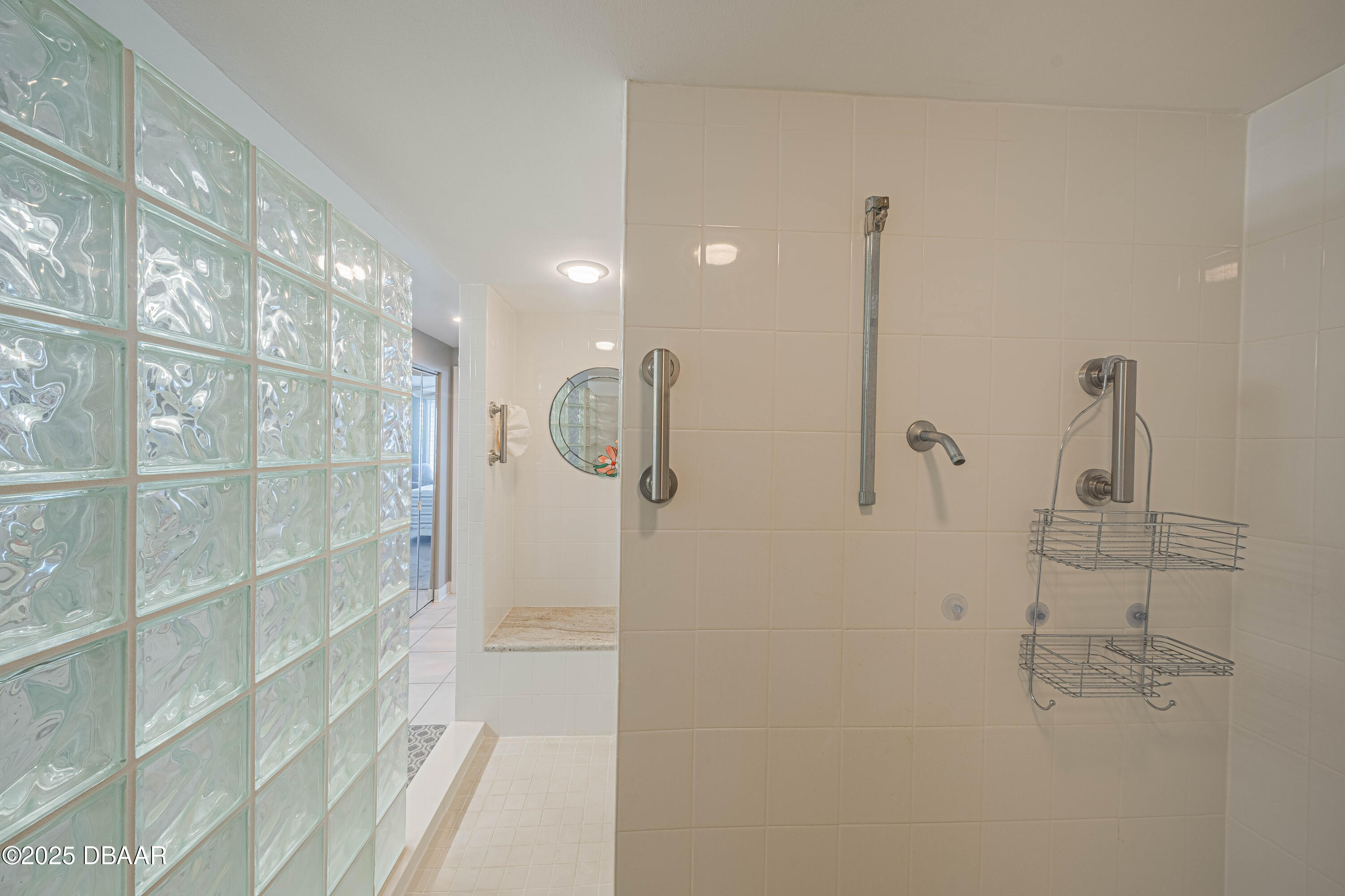 4631 S Atlantic Avenue, 8204