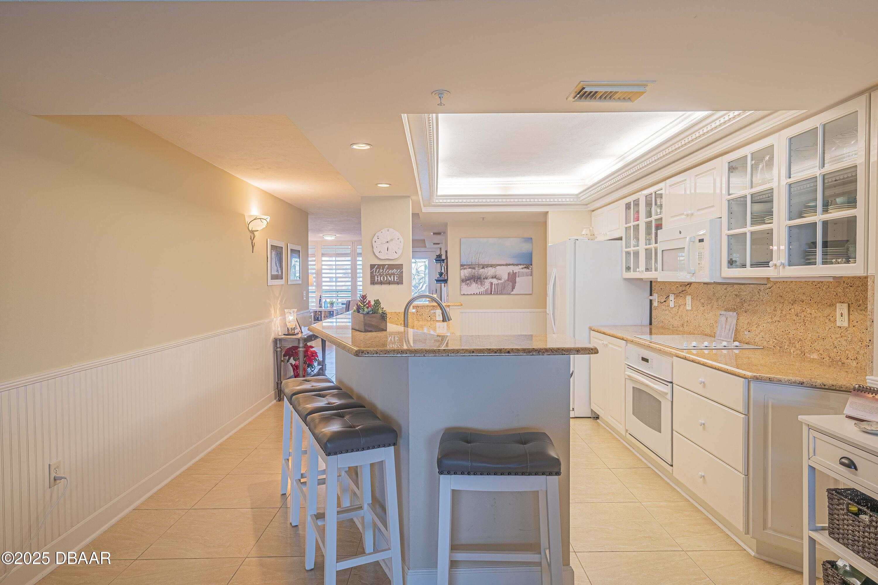 4631 S Atlantic Avenue, 8204