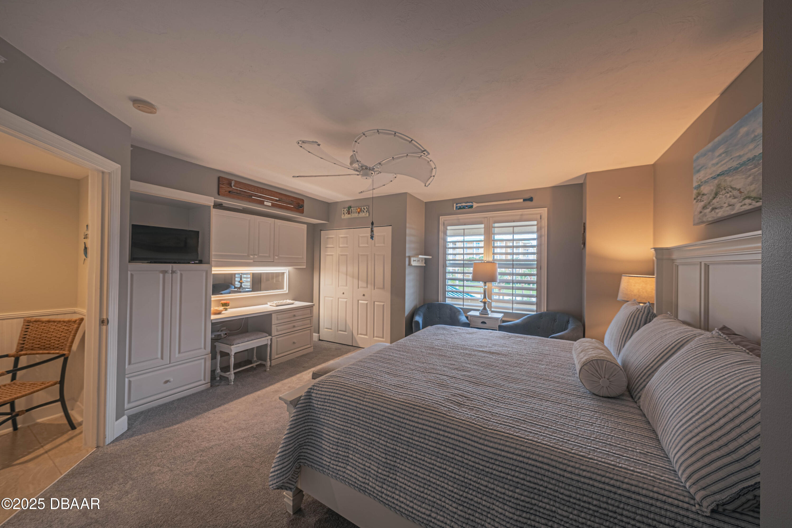 4631 S Atlantic Avenue, 8204