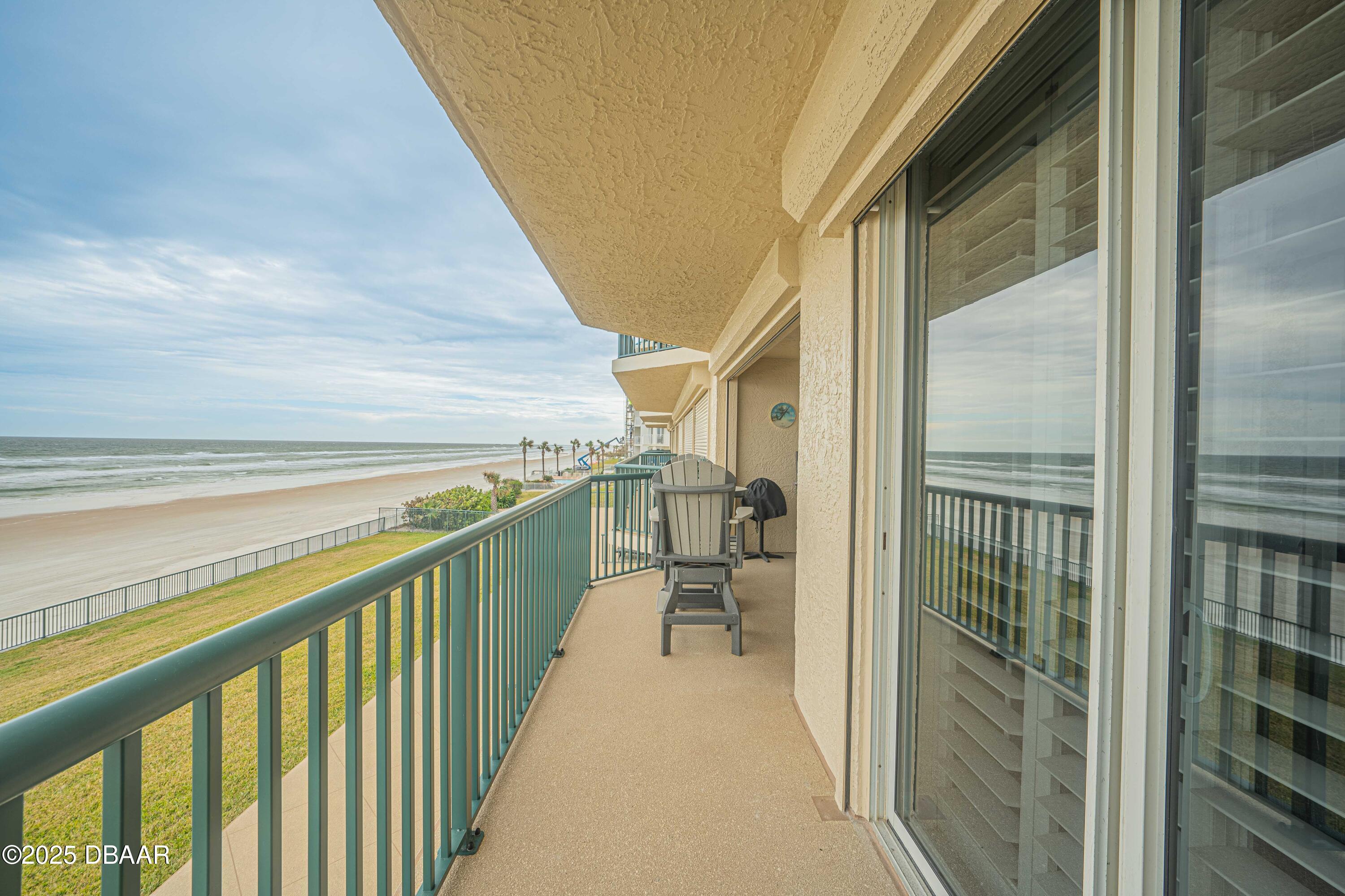 4631 S Atlantic Avenue, 8204