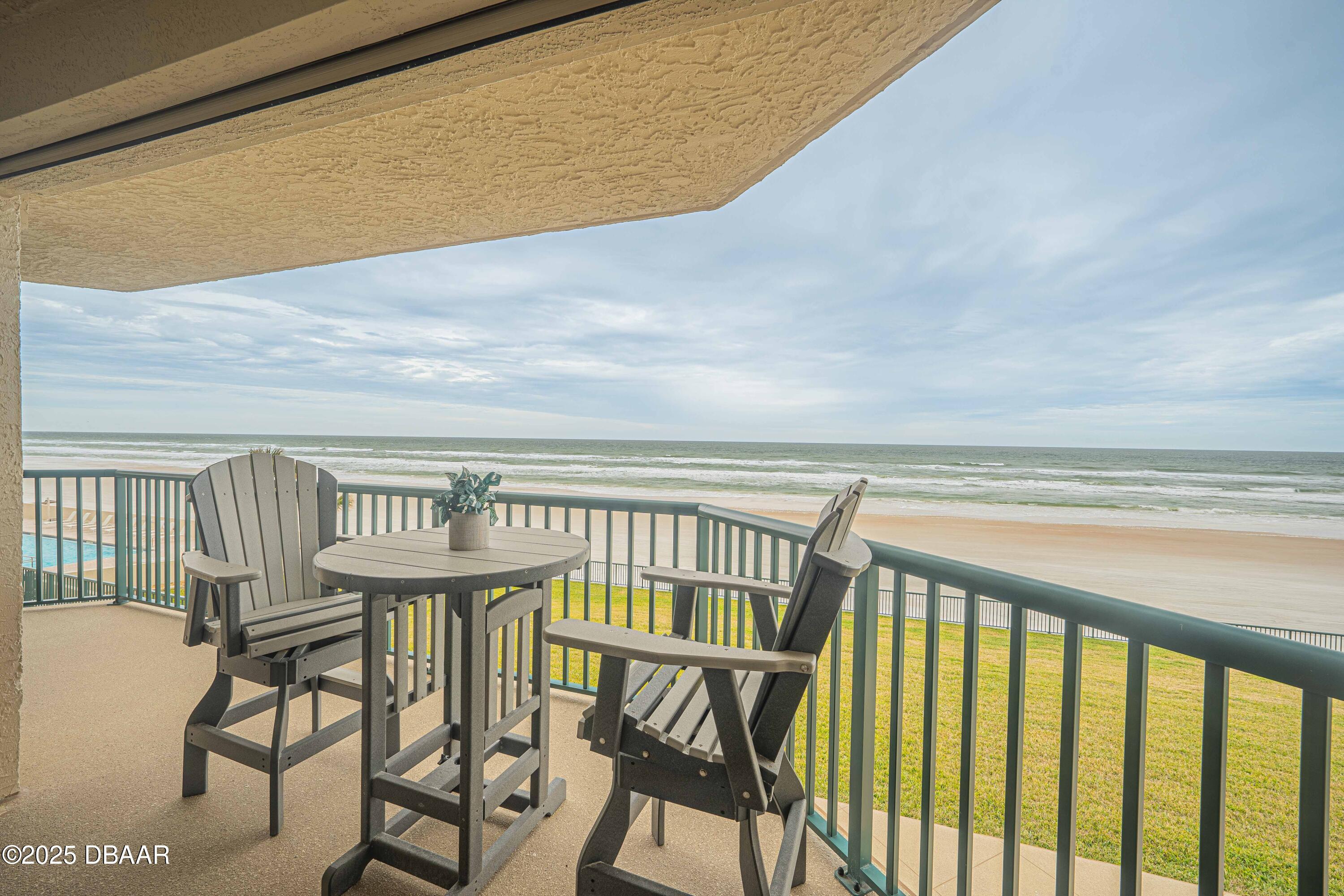 4631 S Atlantic Avenue, 8204