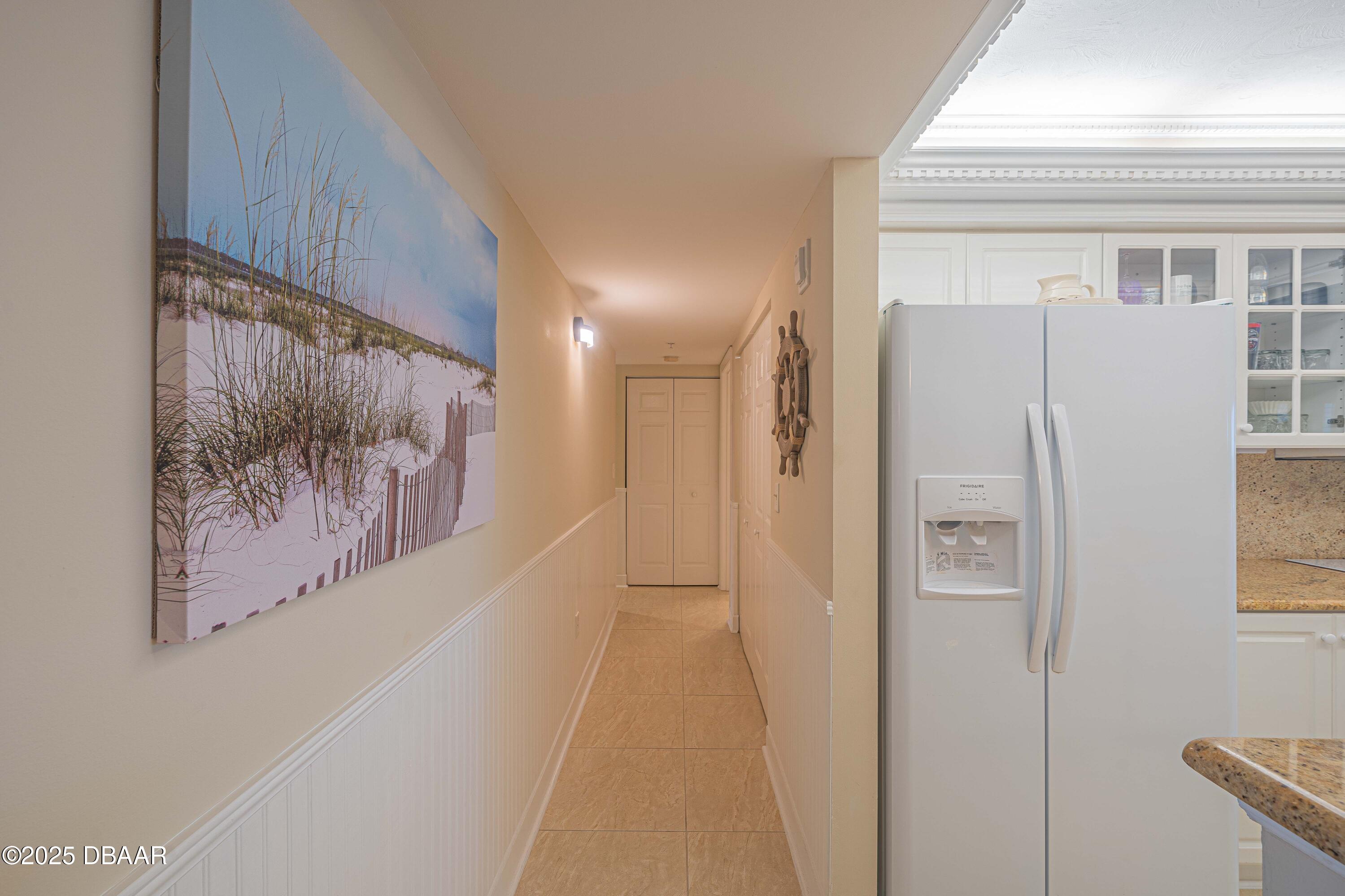 4631 S Atlantic Avenue, 8204