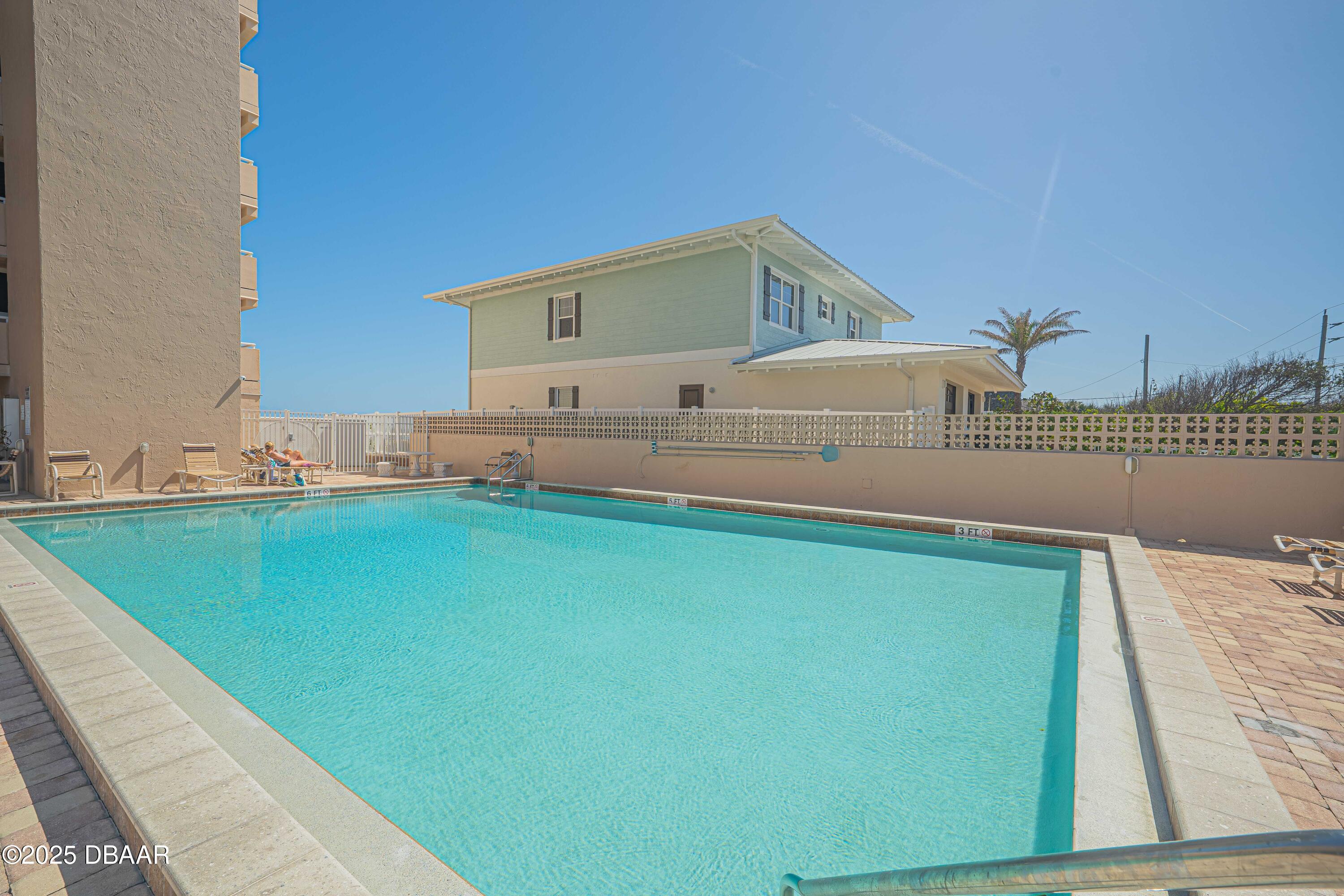 4453 S Atlantic Avenue, 411