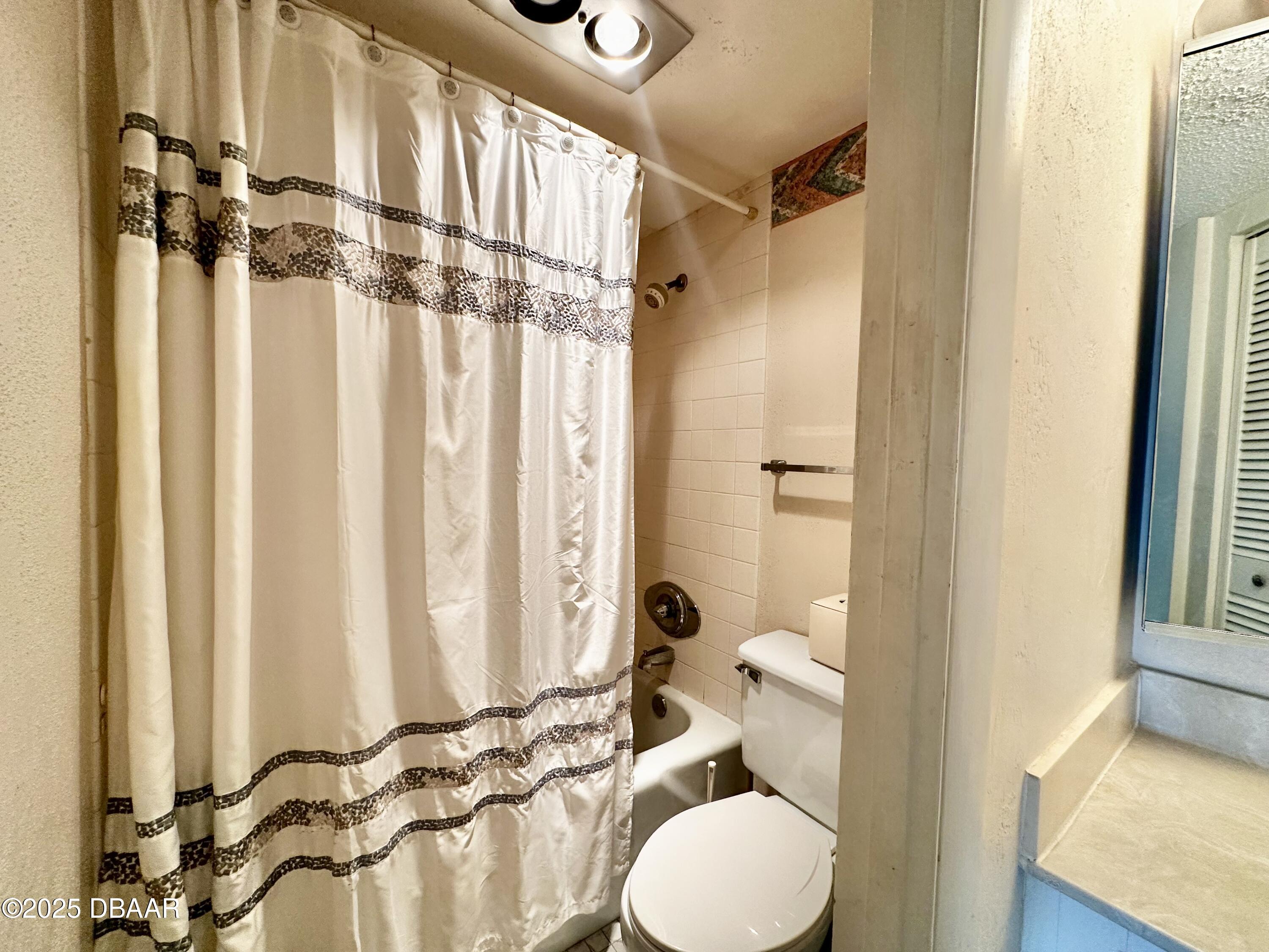 3051 S Atlantic Avenue, 302