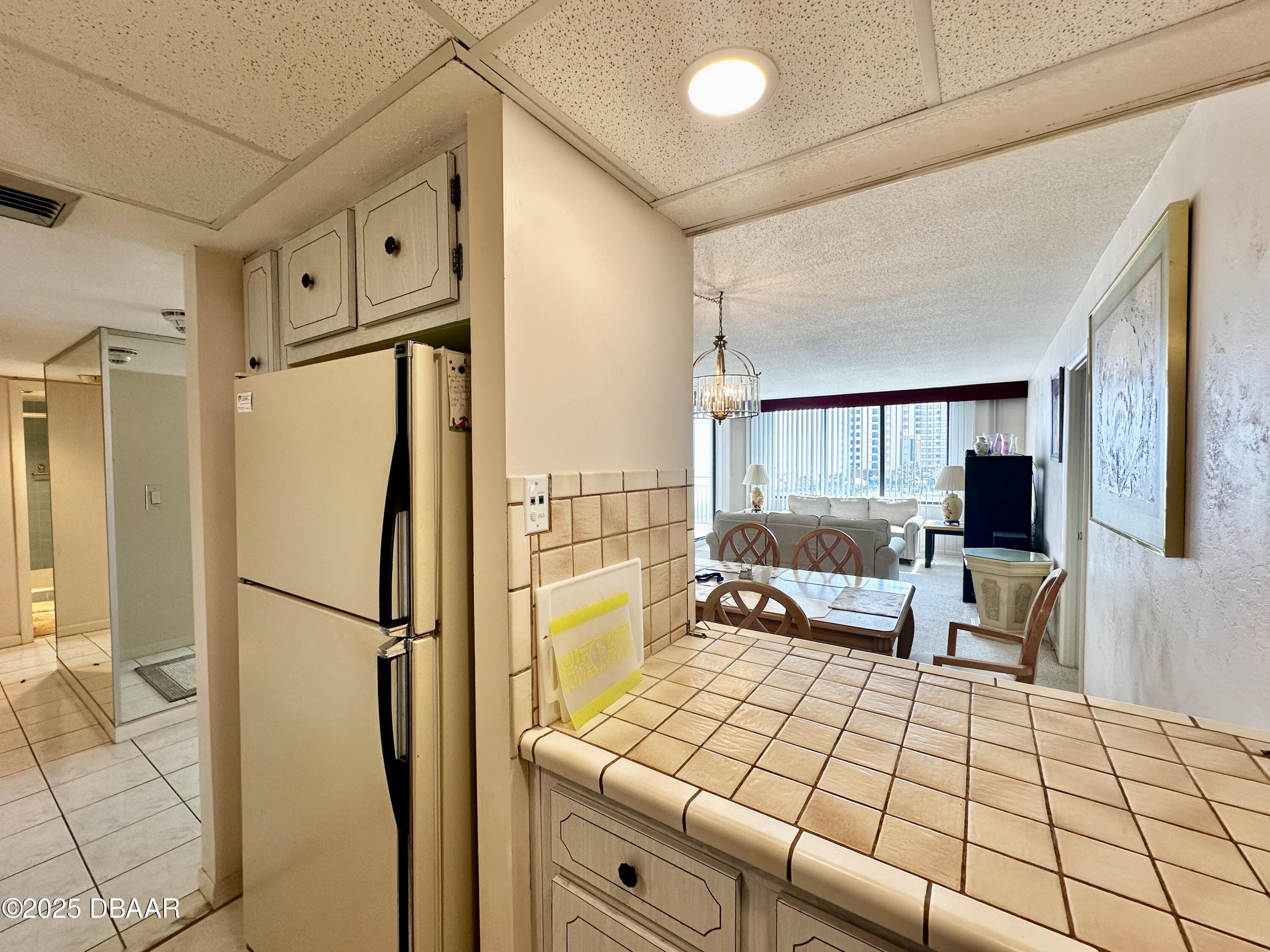 3051 S Atlantic Avenue, 302