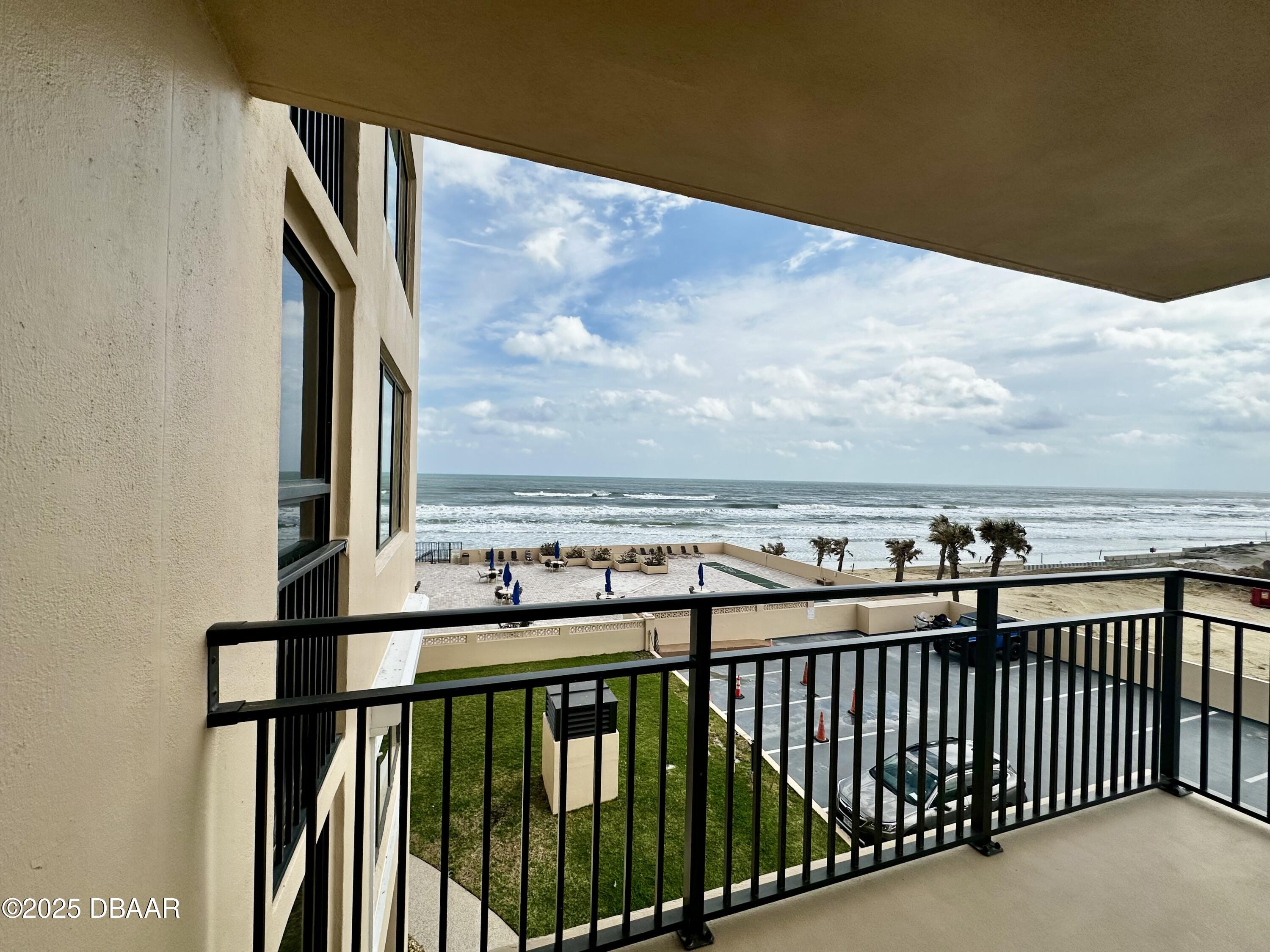 3051 S Atlantic Avenue, 302