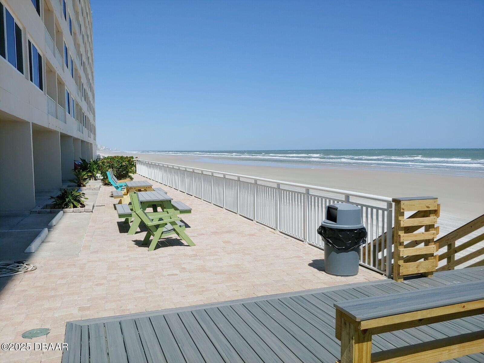 4453 S Atlantic Avenue 402