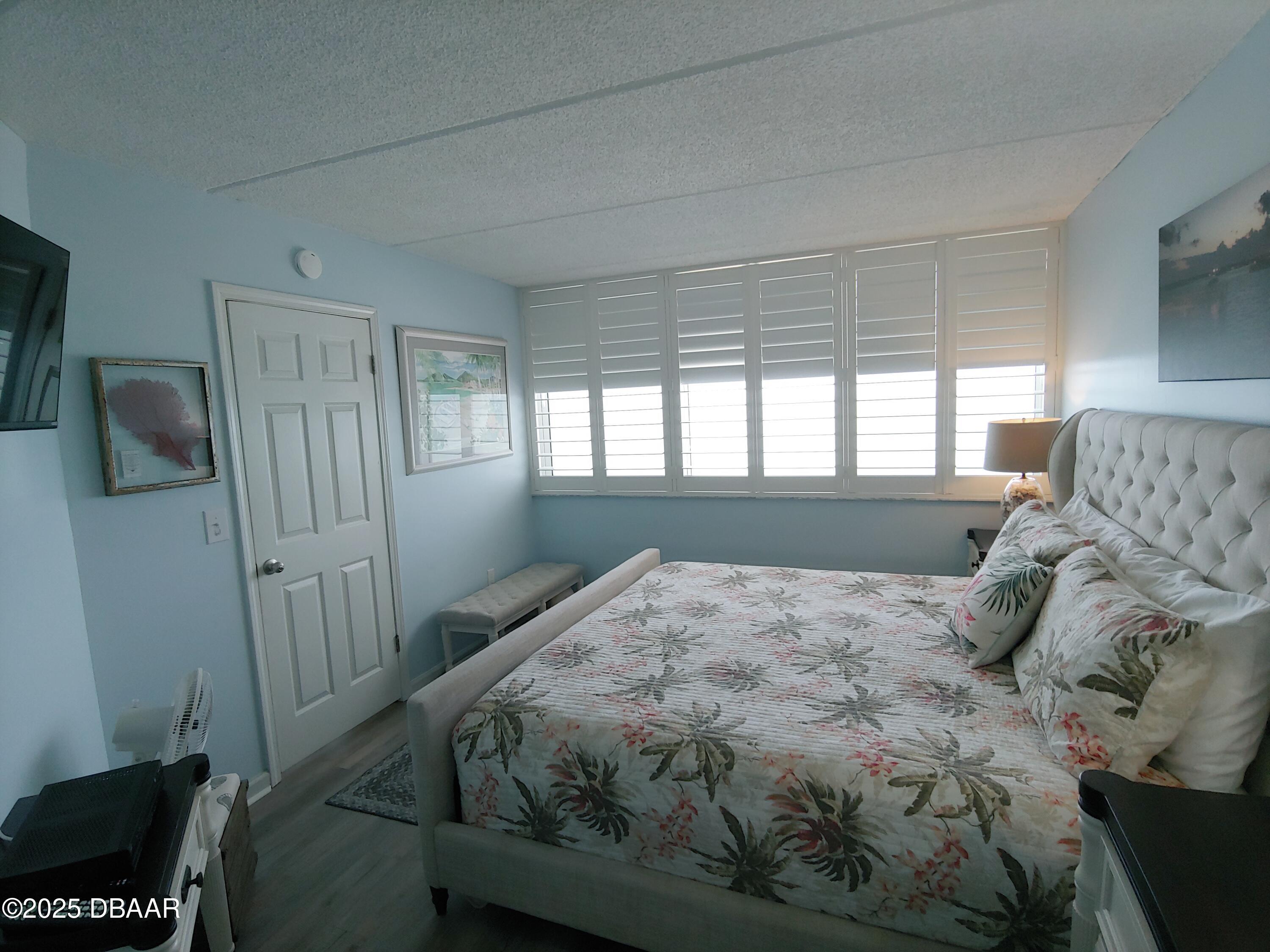 4453 S Atlantic Avenue 402