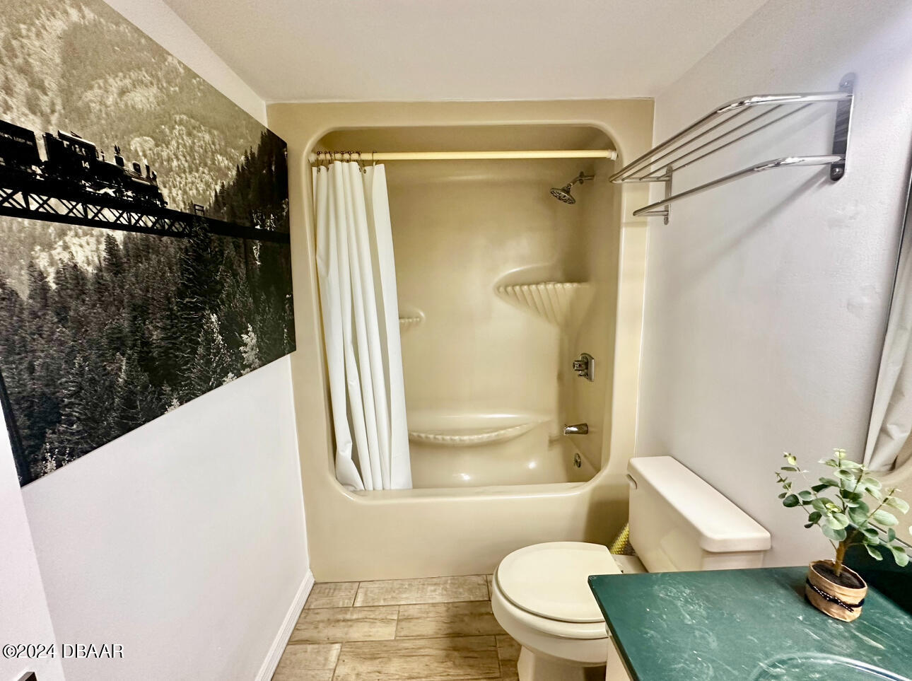1 Oceans West Boulevard, 4B5