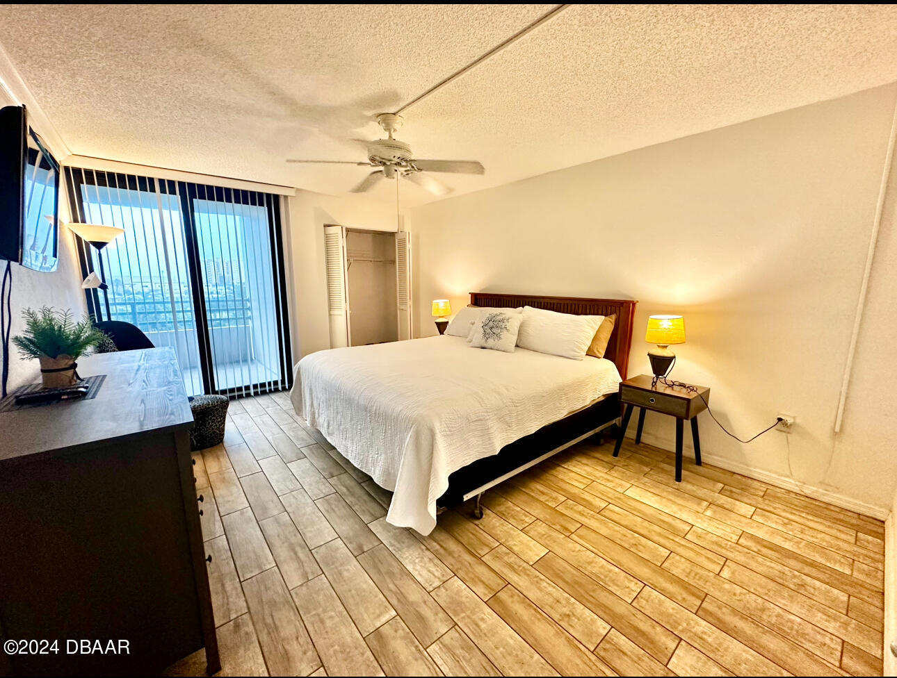 1 Oceans West Boulevard, 4B5